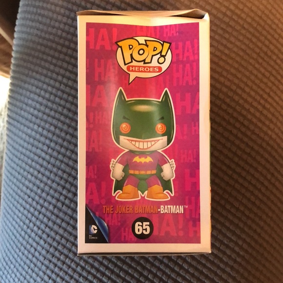 The Joker Pop Figure - Picture 4 of 6
